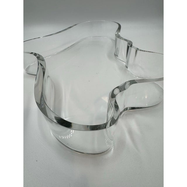 Contemporary Signed & Dated 1986 Alvar Aalto Savoy Low Vase – Large 15” Sculptural Form for Iittala For Sale - Image 3 of 7