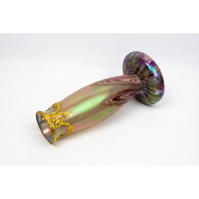 Art Nouveau Iridescent Marbled Glass Vase with Chased Gilt Metal Mount in the style of Loetz, Bohemia, 1900s For Sale - Image 6 of 10