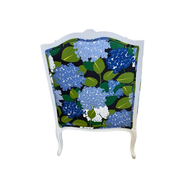 Traditional Vintage Bergere Chair in Schumacher Hydrangea For Sale - Image 3 of 3