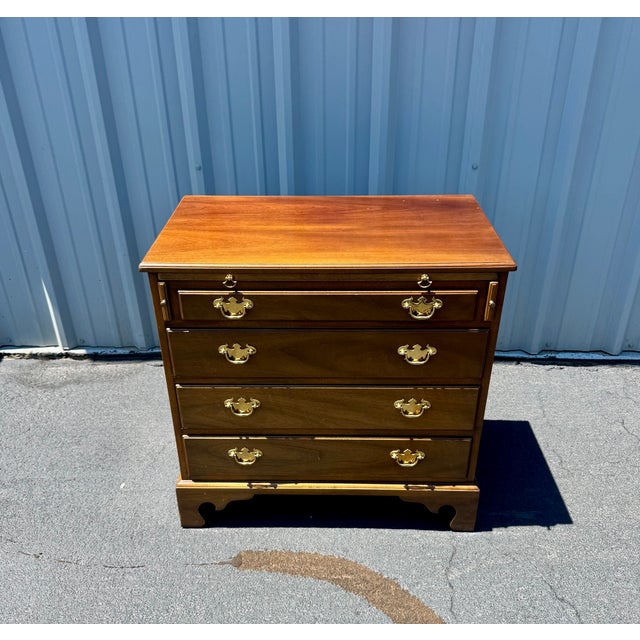 Kittinger Kittinger Colonial Williamsburg Mahogany Bachelor's Chest For Sale - Image 4 of 11