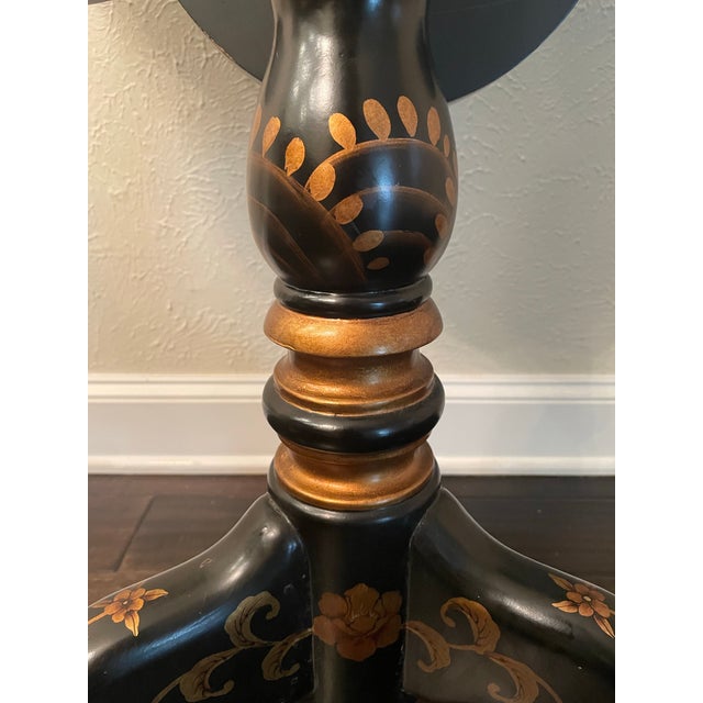 Vintage Hand-Painted Chinoiserie Scalloped Accent Table For Sale In Dallas - Image 6 of 11