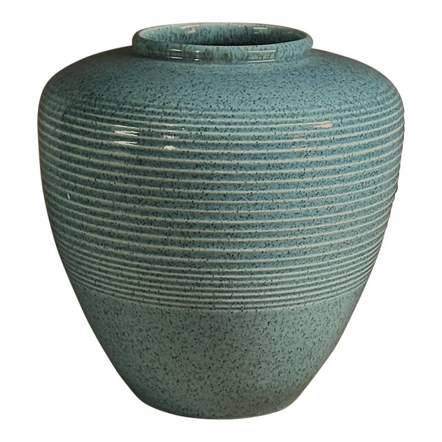 Mid-Century Modern 7.5" Tall Vase Made in America For Sale