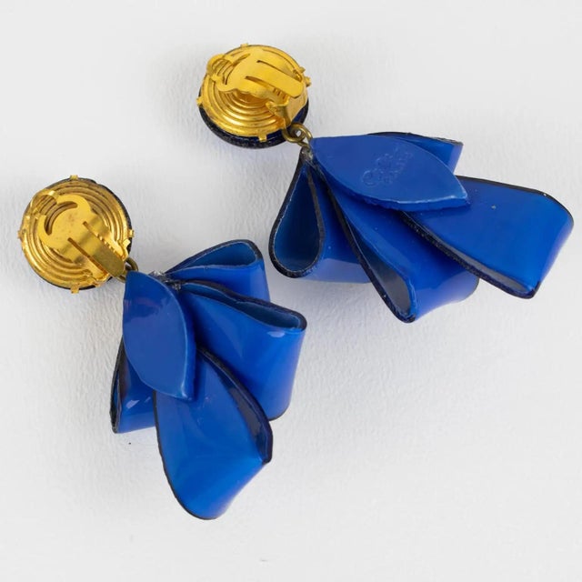 2000 - 2009 Cilea Paris Dangle Resin Clip Earrings Cobalt Blue Ribbons For Sale - Image 5 of 9