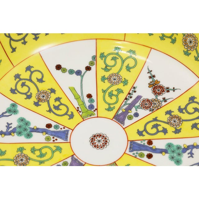 Late 20th Century Yellow Dynasty 10' Round Vegetable Bowl by Herand For Sale - Image 5 of 6