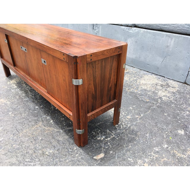 Metal 1960s Mid-Century Modern Rosewood Credenza For Sale - Image 7 of 13