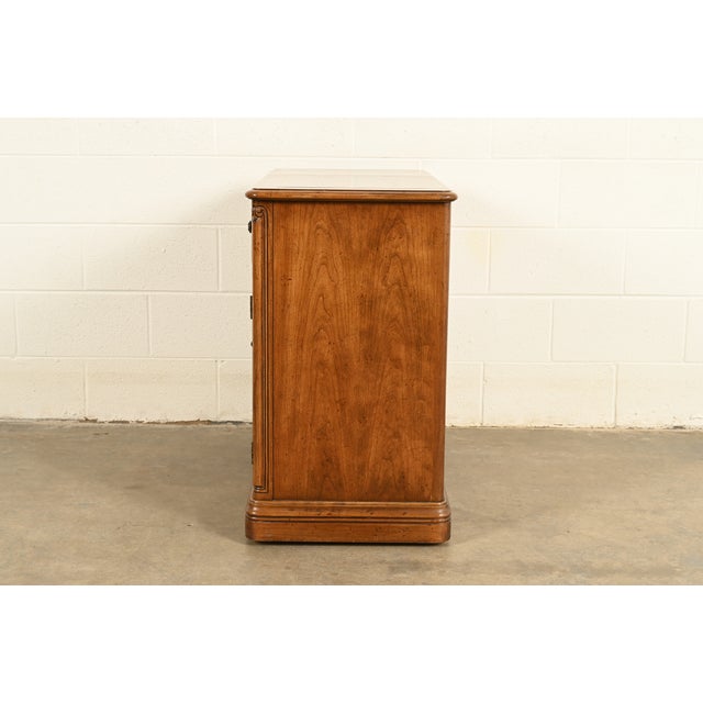 Henredon French Provincial Louis XV Carved Walnut Flip Top Buffet Server or Bar Cabinet, Circa 1970s For Sale - Image 15 of 17