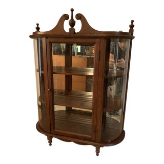 Antique American Hepplewhite Carved Mahogany 3 Tier Hanging Curio Cabinet For Sale