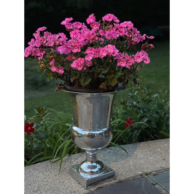 2020s Pair of Large Pedestal Urn Lamps Polished Aluminum Made in India For Sale - Image 5 of 8