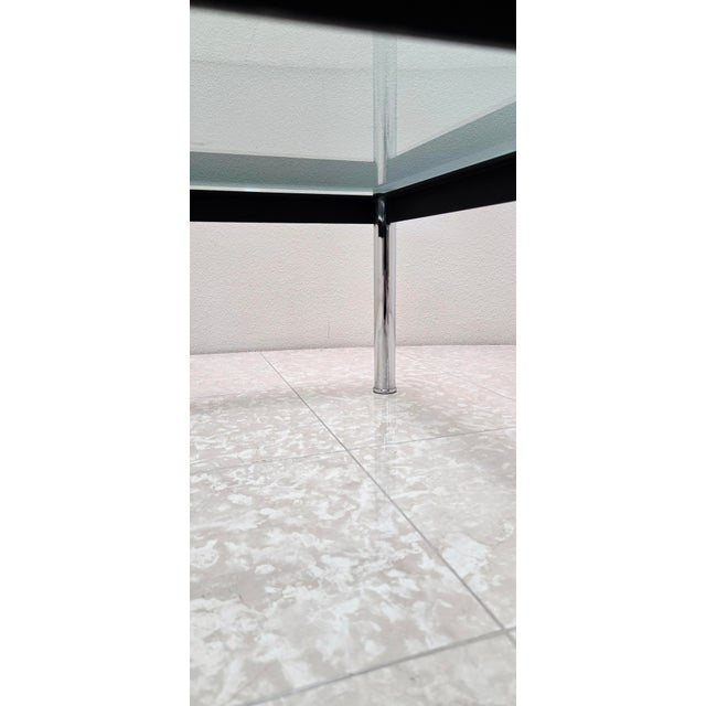 Cassina Lc10 Table en Tube Basse Coffee Table Glass Top Chrome Legs Black Base Le Corbusier Pierre Jeanneret Charlotte Perriand For Sale In San Francisco - Image 6 of 13