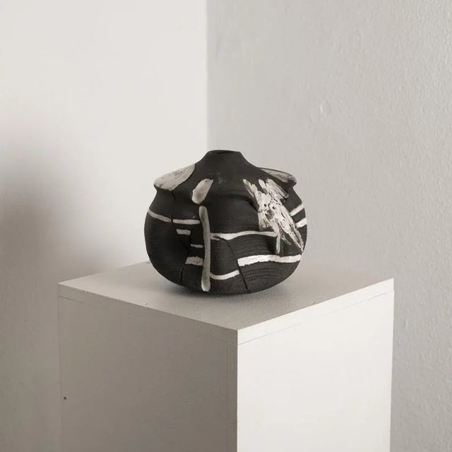 Black Ceramic Vessel with White Glaze, in Very Good conditions. Designed 1960 to 1969