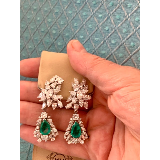 2020s 1960 Agl Certified Colombian Minor Traditional Emerald Diamond Drop Earrings Pt For Sale - Image 5 of 8