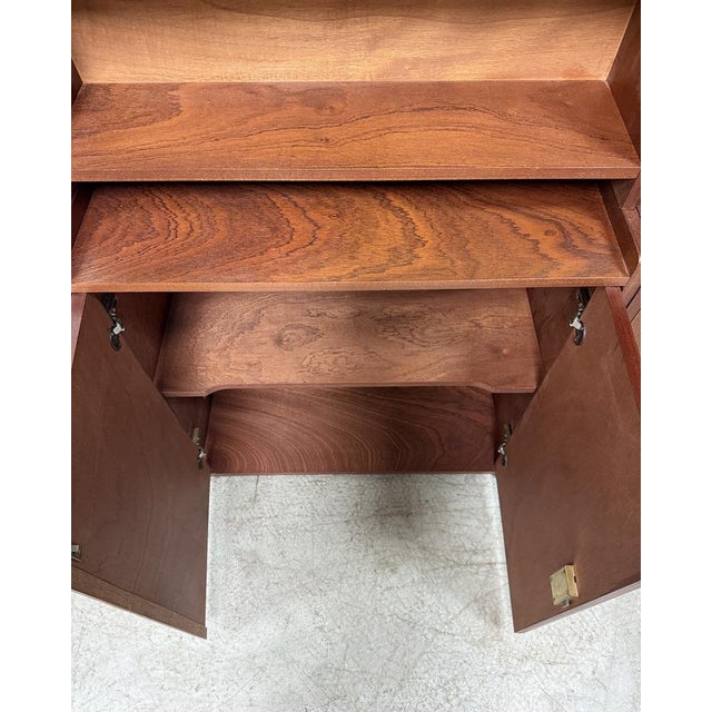 Mid-Century Modern Bookcase in Teak, 1960s For Sale - Image 17 of 18