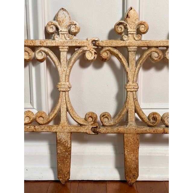Set of 6 Cast Iron Interlocking Garden Edging Fences, White Paint Patina, 20th Century For Sale - Image 12 of 17