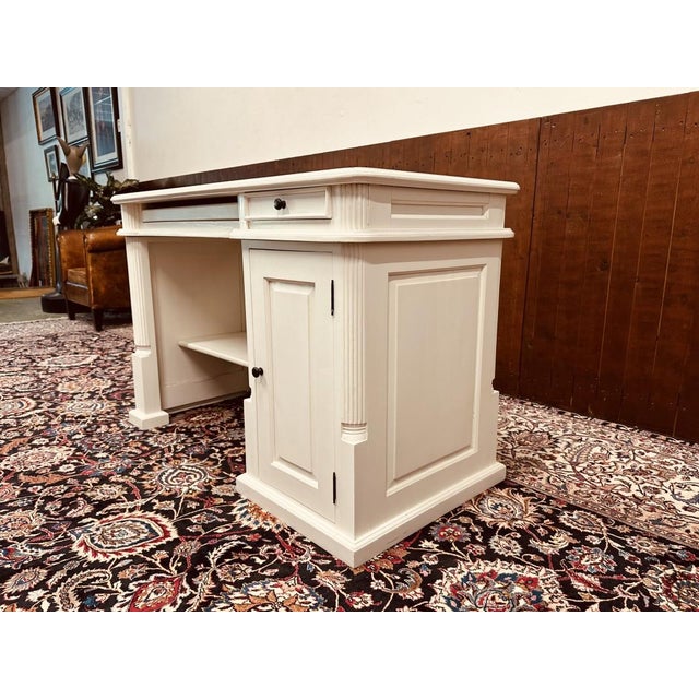 English White Desk in Mahogany For Sale - Image 6 of 18