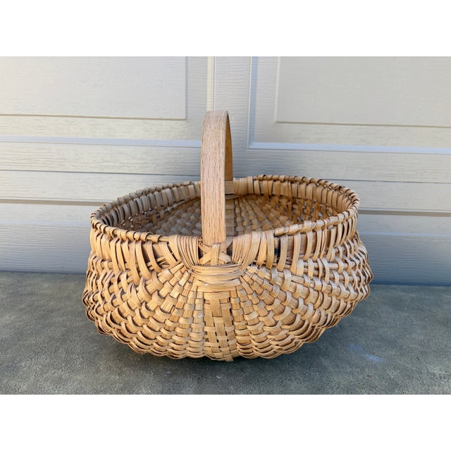 Brown Late 19th Century American Oak Splint Basket With Bentwood Handle For Sale - Image 8 of 10