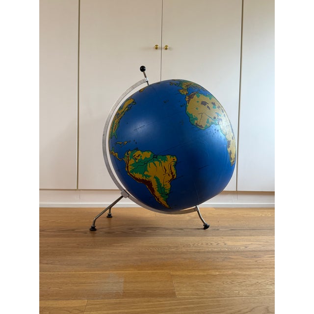 Schul Knickmann, Floor Inflatable Physical Globe on Tripod Stand, Hamburg Germany 1950s For Sale - Image 10 of 11