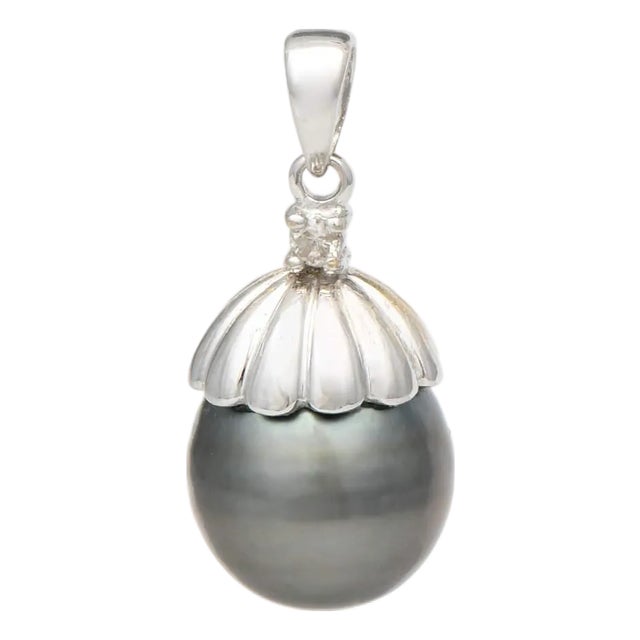 18KYW Black Tahitain And Diamond (0.03) Pendant For Sale