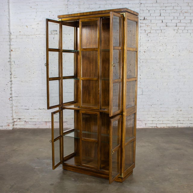Late 20th Century Campaign Style Oak Curio Cabinet by Drexel Heritage Accolade II Collection For Sale - Image 9 of 18