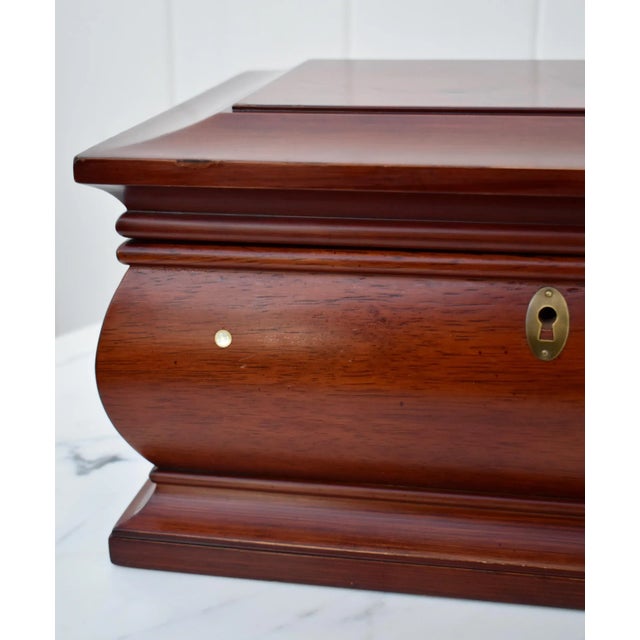 1980s Vintage Bombe' Shaped Cherry Jewelry Box W/Mother of Pearl Inlay For Sale - Image 5 of 13