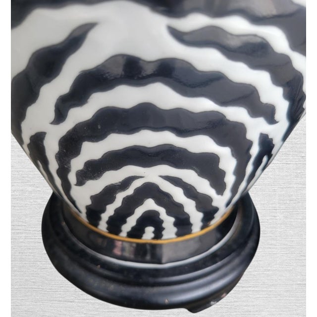 Vintage Ceramic Zebra Striped Black White Regency Table Lamps- A Pair For Sale In West Palm - Image 6 of 8