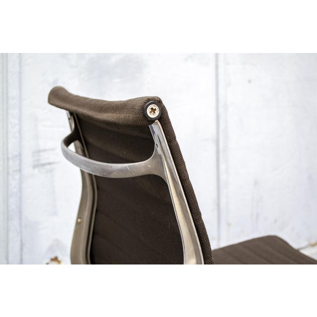 Aluminum EA 108 Chairs by Charles & Ray Eames for Herman Miller, 1970s, Set of 5 For Sale - Image 6 of 14