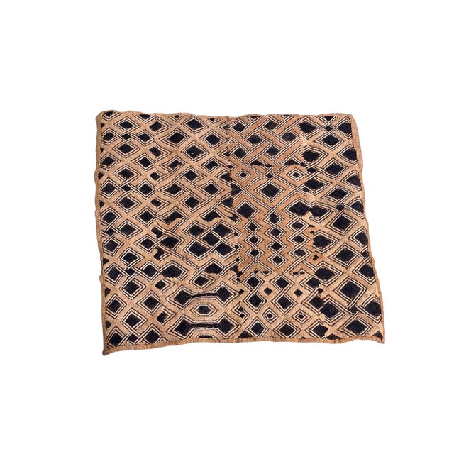 Textile Lg Kuba Kasai Velvet Boutallah Raffia Textile , Zaire Africa 26.5" by 24" For Sale - Image 7 of 8