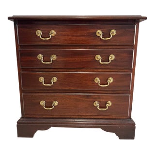 Vintage Bachelor Chest Nightstand End Table 4 Chest of Drawers For Sale