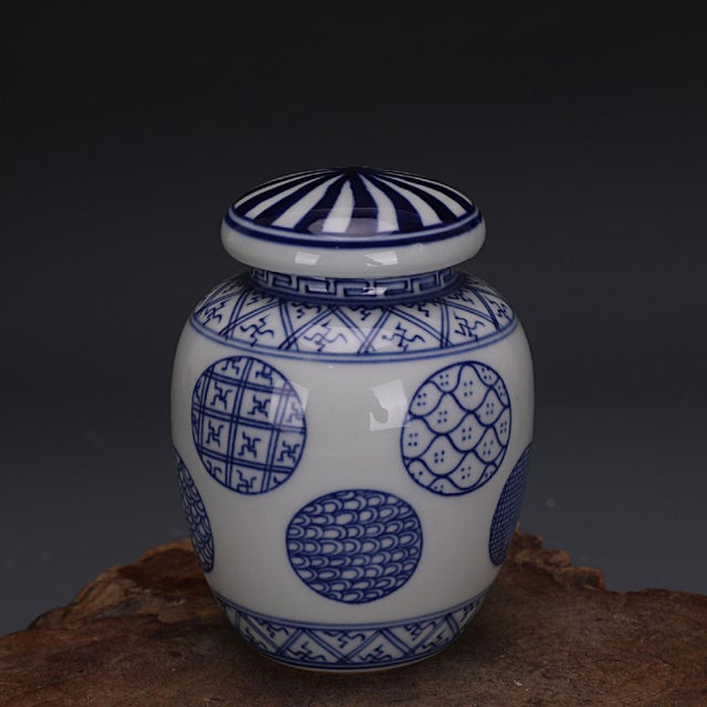 1960s 1960s Blue and White Chinese Porcelain Lidded Jar With Round Geometric Medallion Motifs For Sale - Image 5 of 5