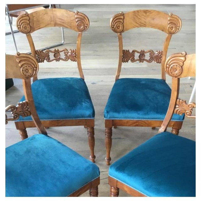 In detail typologysedie (set 4 pcs) dating1830 Castilecarlo xprovenienzanord Europeaniaterilegno, birchness 46 cmprofonità...