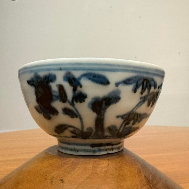 Qing Dynasty Antique Chinese Blue and White Porcelain Tea Bowl For Sale - Image 11 of 14
