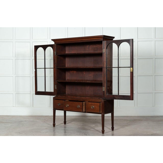 English Mahogany Arched Glazed Dresser Cabinet, 1910 For Sale - Image 4 of 18