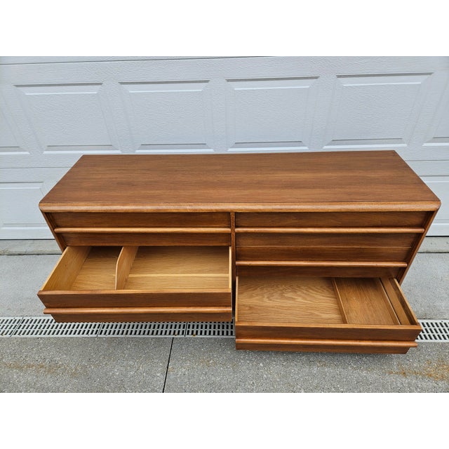 Brown Robsjohn-Gibbings Widdicomb Walnut Six Drawer Dresser For Sale - Image 8 of 16