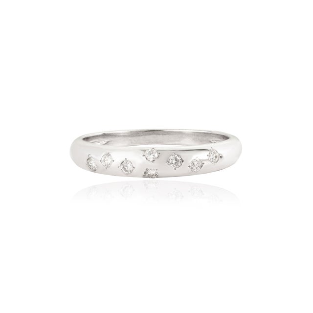 VR Jewels 8 Flush Set Scattered Diamond Celestial Band Ring Size 5.5 in 14k White Gold For Sale - Image 4 of 17