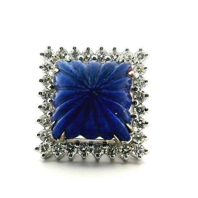1970s Mid-Century 18k Two-Tone Carved Lapis Lazuli and Diamond Halo Cocktail Ring, Size 7 For Sale - Image 9 of 9
