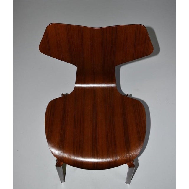 Twelve Grand Prix Wooden Chairs by Arne Jacobsen for Fritz Hansen, 1950, Set of 12 For Sale - Image 6 of 18