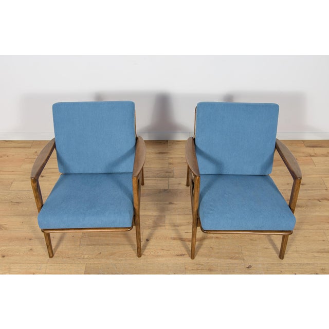 Model 300-139 Lounge Chairs from Swarzędz Factory, 1960s, Set of 2 For Sale - Image 4 of 18