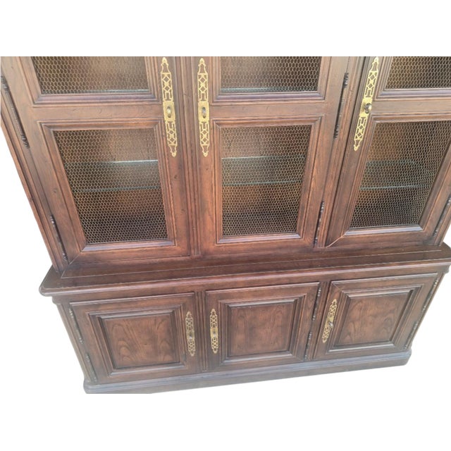 Mid 20th Century Vintage Henredon Burl Wood Display Cabinet, Bookcase or China Cabinet For Sale - Image 5 of 12