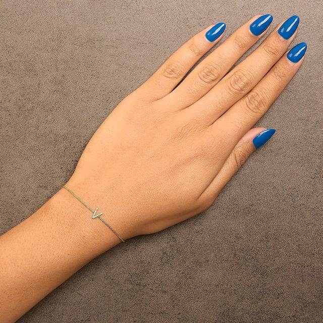 Early 21st Century 10K Yellow Gold Diamond Accent "V" Initial Charm and Link Bracelet For Sale - Image 5 of 6