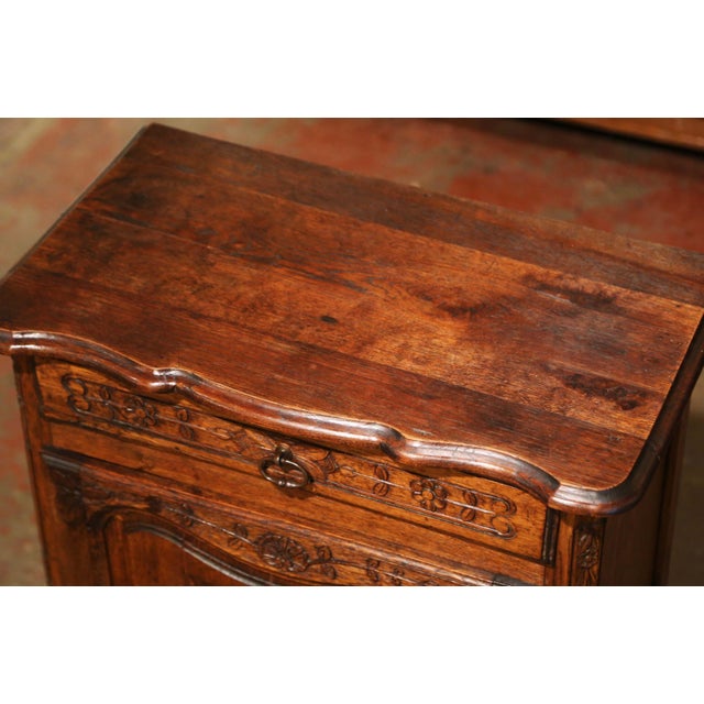 Early 20th Century French Louis XV Carved Oak Jelly From
