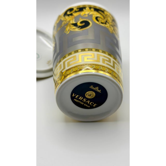 Versace New Versace Rosenthal “Le Jardin De Versace” Porcelain Scented Candle With Box & Authenticity Card For Sale - Image 4 of 7