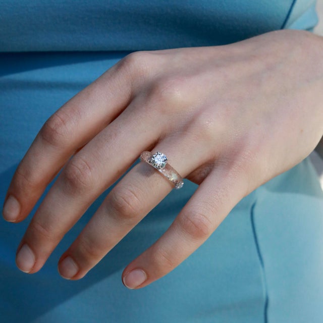 Contemporary Kai Everlight 1.00ct Lab Grown Diamond Faceted Sapphire Ring in 14k Gold (All Sizes Available) For Sale - Image 3 of 6