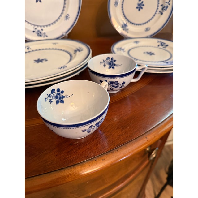 Spode Vintage Copeland Spode "Gloucester Blue" Dinnerware Service for 4 (16 Pieces) For Sale - Image 4 of 17