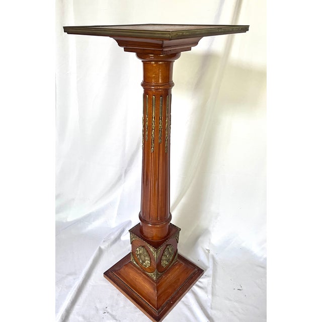 Antique Mahogany Neoclassical Pedestals on Plinth Bases - A Pair For Sale In San Antonio - Image 6 of 16
