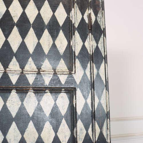 Early 19th Century English Harlequin Linen Cupboard For Sale - Image 10 of 18