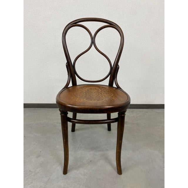 Thonet dining chair no.1 in very good original condition. This piece is attributed to the mentioned designer/maker. It has...