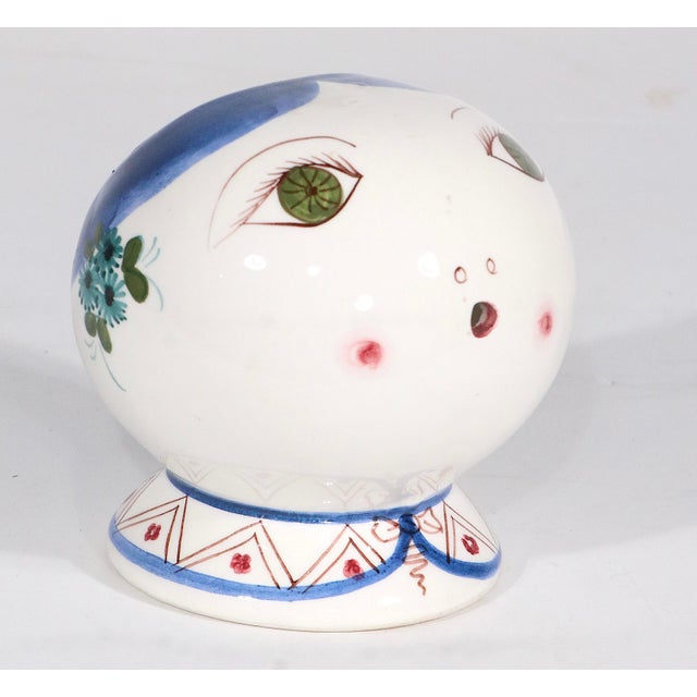 Whimsical Mid Century Italian ceramic string holder, in very good, original condition, free of damage or repairs.