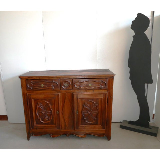 Code 2705 antique 19th-century walnut sideboard. Piedmont antique piedmontese sideboard in solid walnut. from the first...