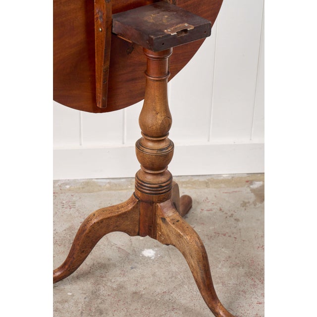 Brown 18th Century Georgian Mahogany Tilt Top 25.5" Round Table For Sale - Image 8 of 9
