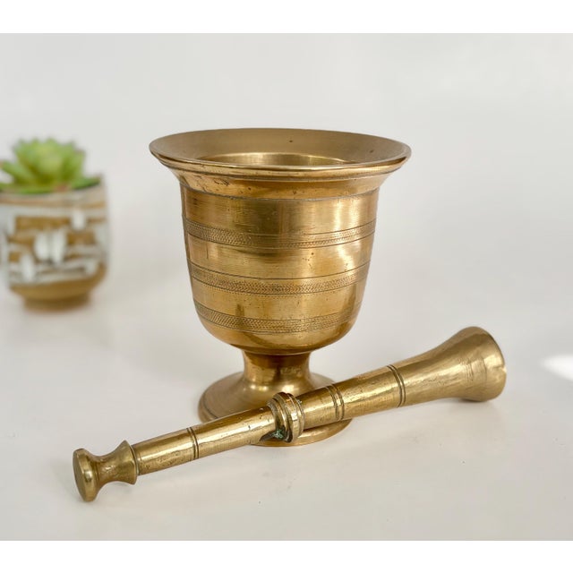 Traditional Vintage Brass Pestle & Mortar Set – Large Antique Apothecary, Pharmacy For Sale - Image 3 of 9