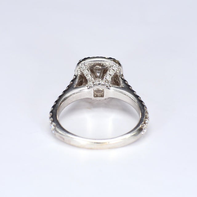 Neil Lane 14k White Gold Diamond Halo Engagement Ring With 0.5ct Round Brilliant, Size 4.75 For Sale In Phoenix - Image 6 of 11
